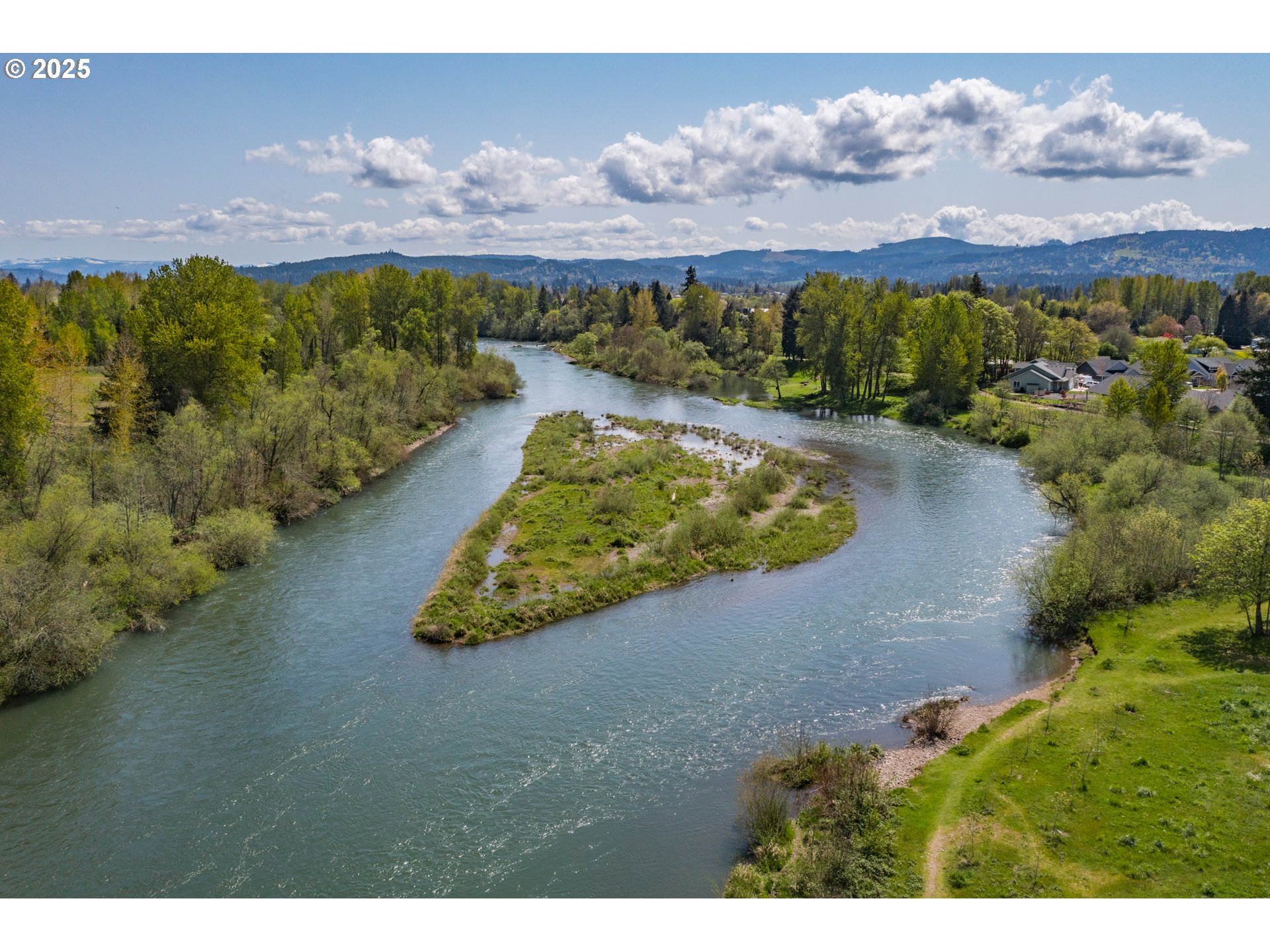 Lebanon, Oregon 97355, United States, 6 Bedrooms Bedrooms, ,6 BathroomsBathrooms,Residential,Active,68880