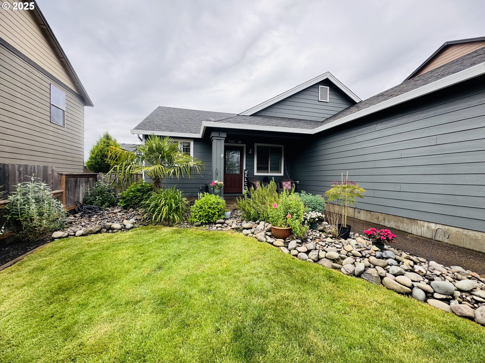 3320 DAFFODIL DR