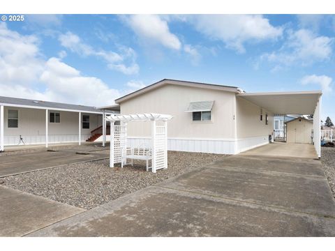 A home in Sutherlin