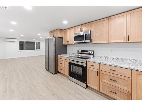 Tiny photo for 47875 Elgin Ave, Oakridge, OR 97463 (MLS # 490125326)