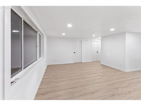 Tiny photo for 47875 Elgin Ave, Oakridge, OR 97463 (MLS # 490125326)