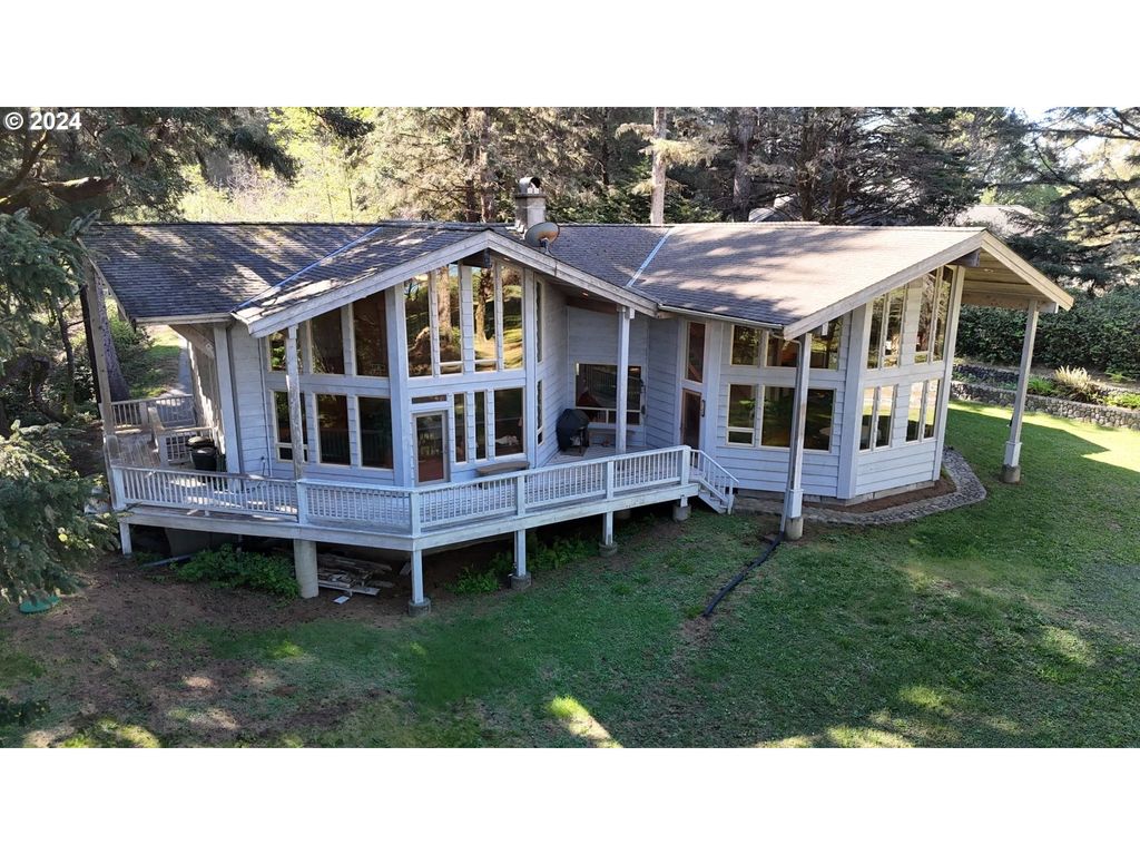 31640 SPRUCE DR

                                                                             Gold Beach                                

                                    , OR - $3,080,000