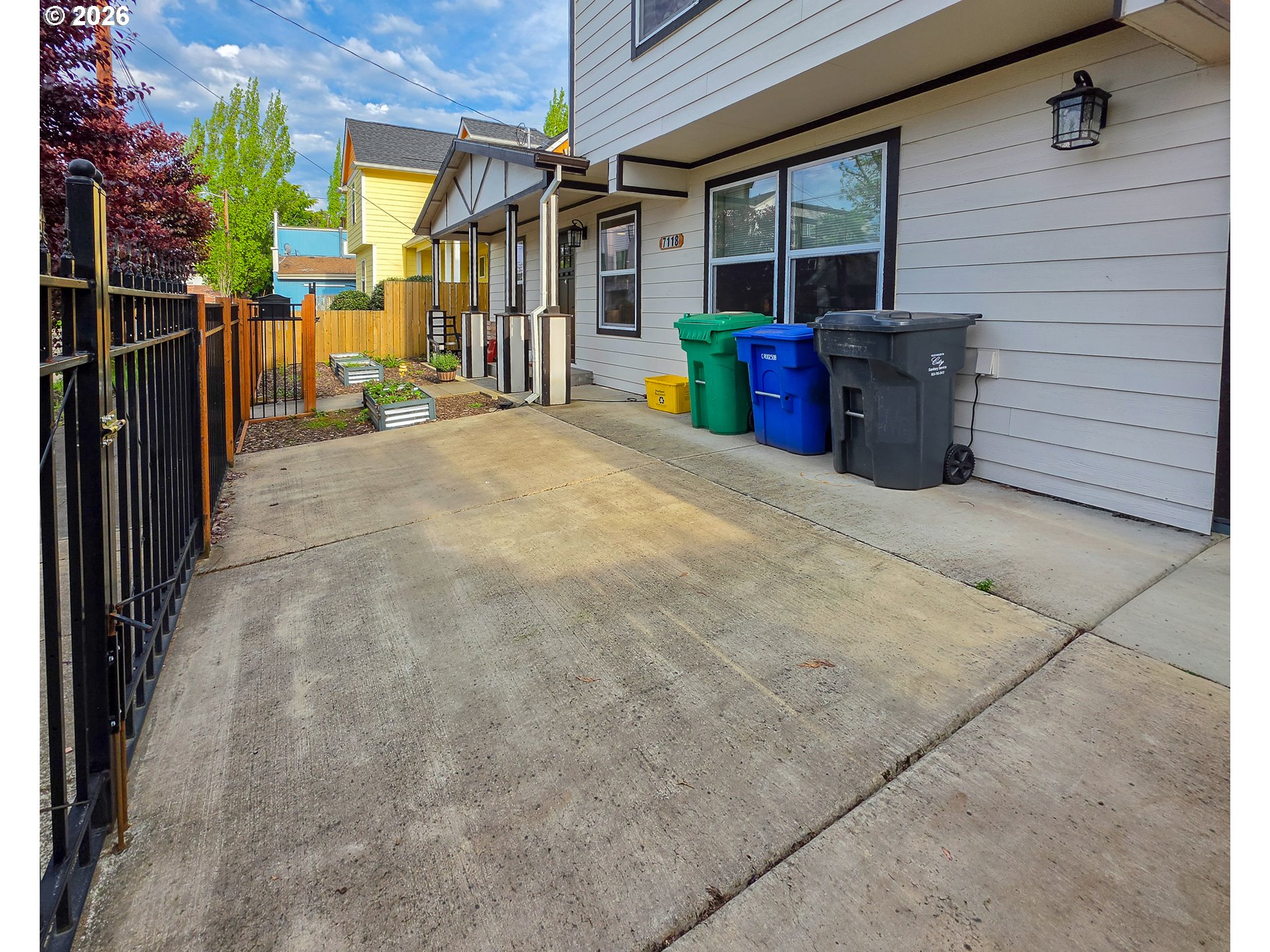 7118 SE MITCHELL CT