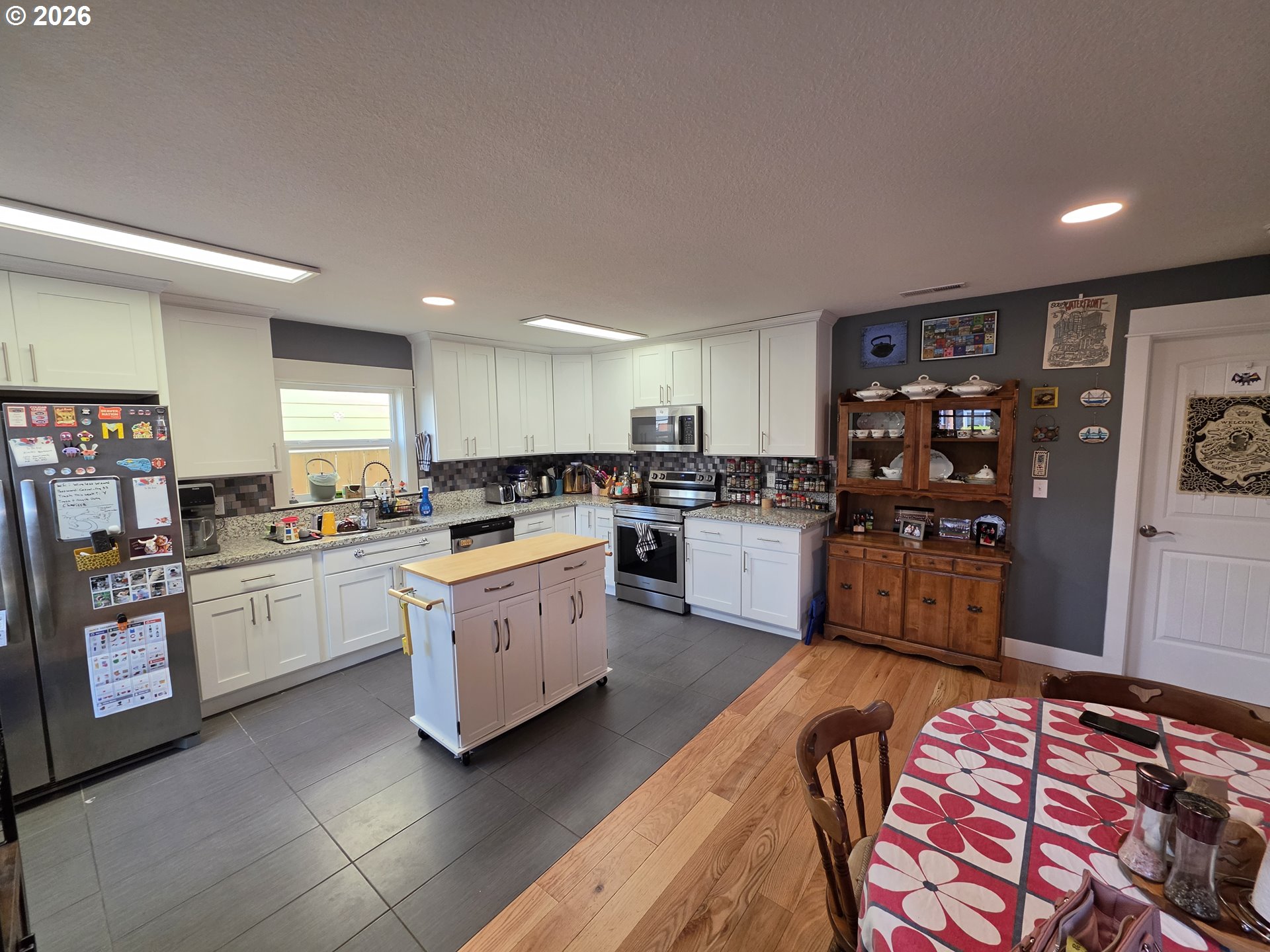 7118 SE MITCHELL CT