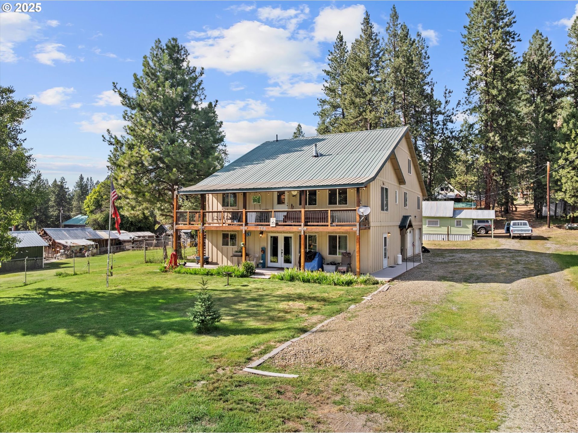 206 AUSTIN ST