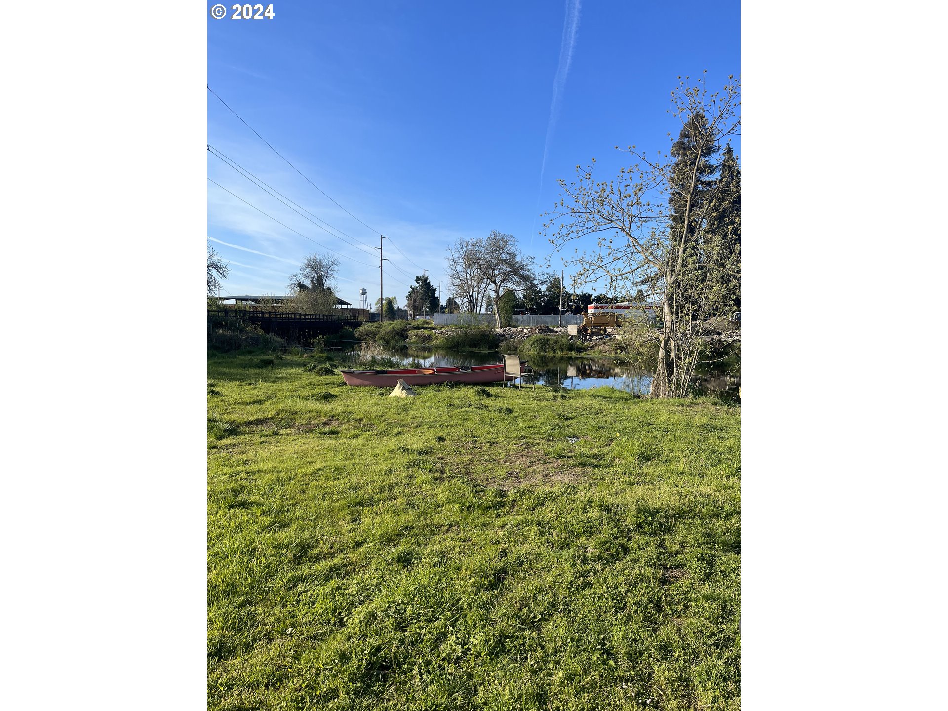 lot behind 1590 Ivy