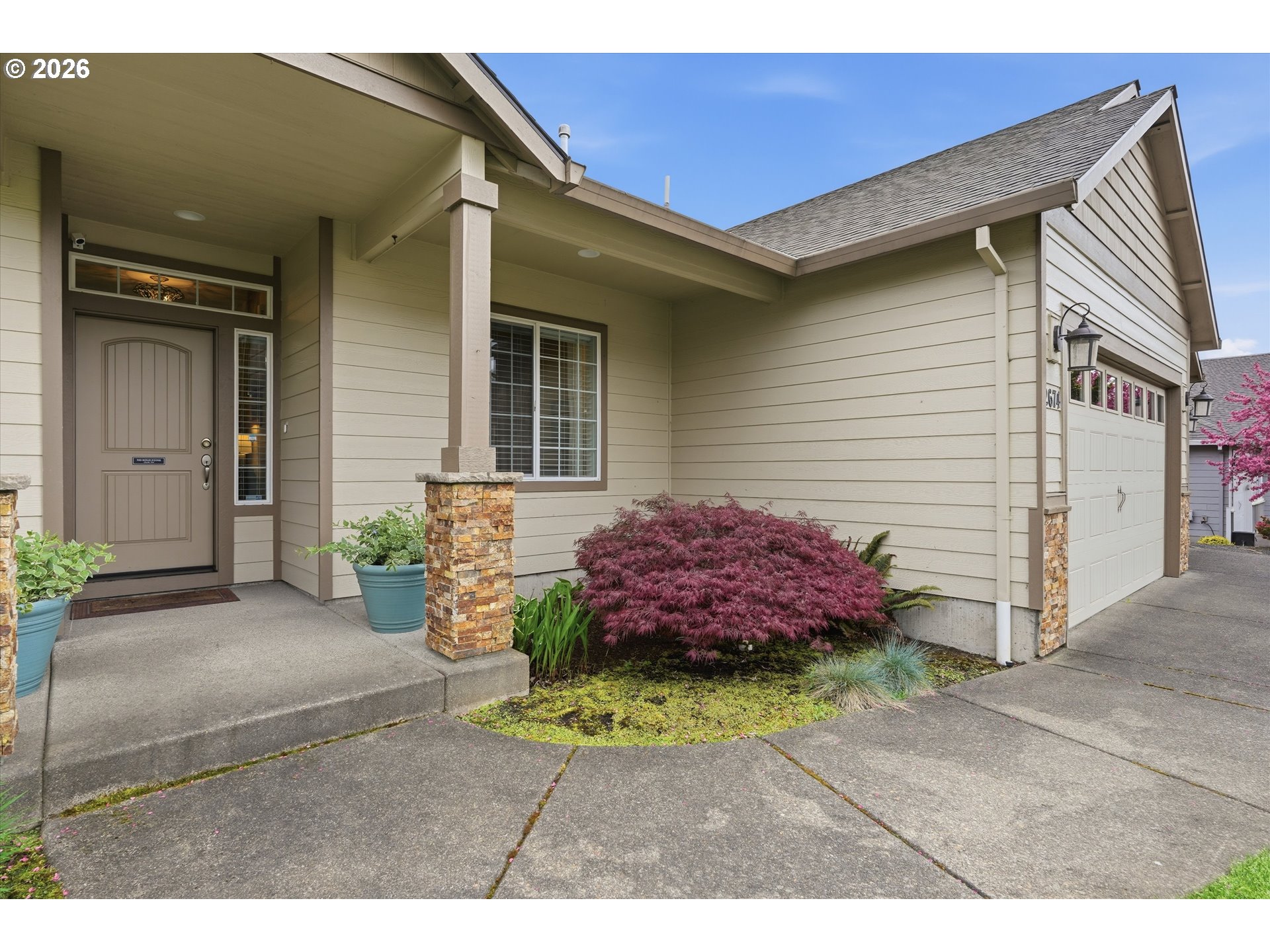 2674 NW MT ASHLAND DR