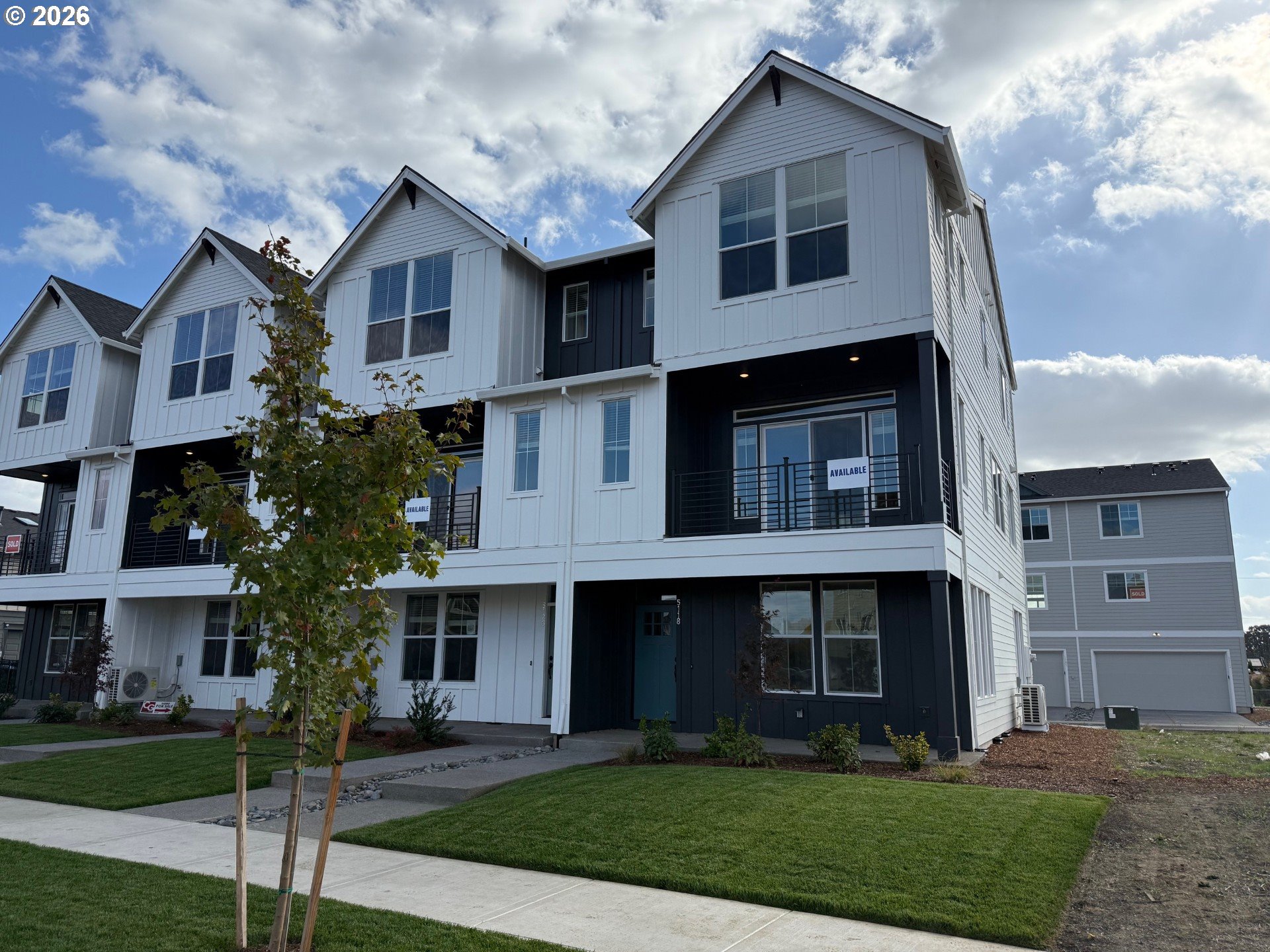 5126 SE THORNAPPLE ST