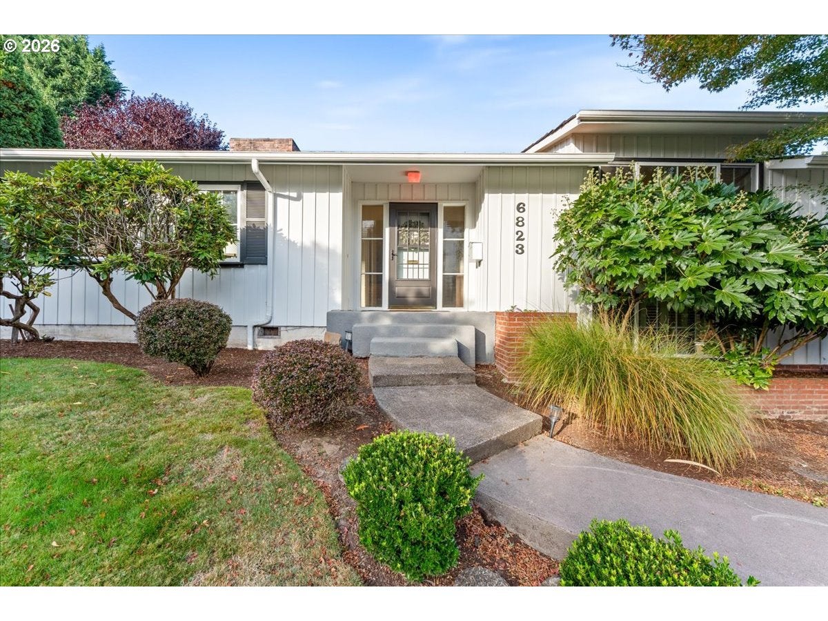 6823 SW BURLINGAME AVE