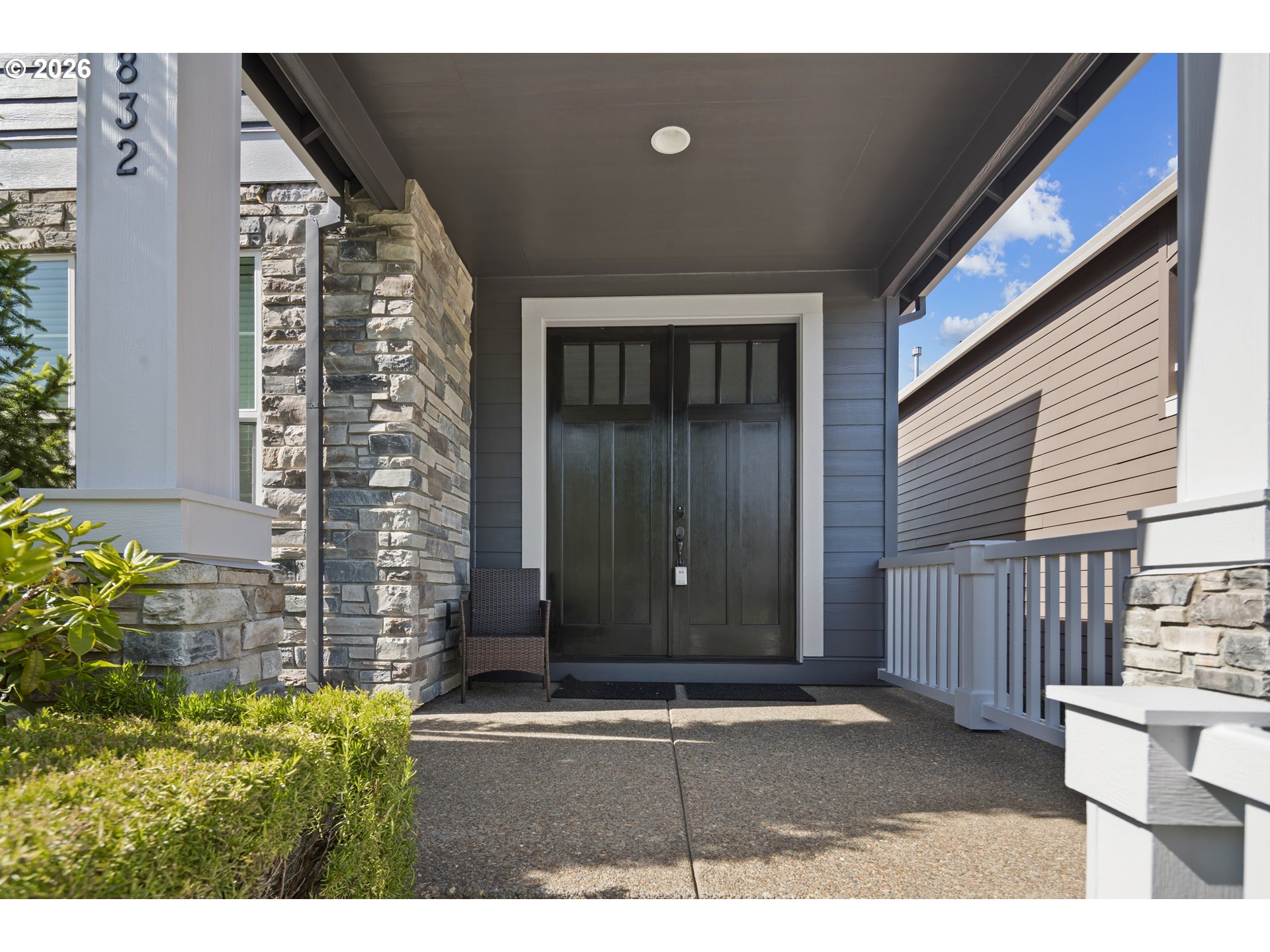 5832 NW BANNISTER DR
