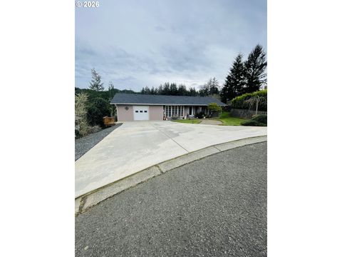 922 FERN PL Reedsport OR 97467