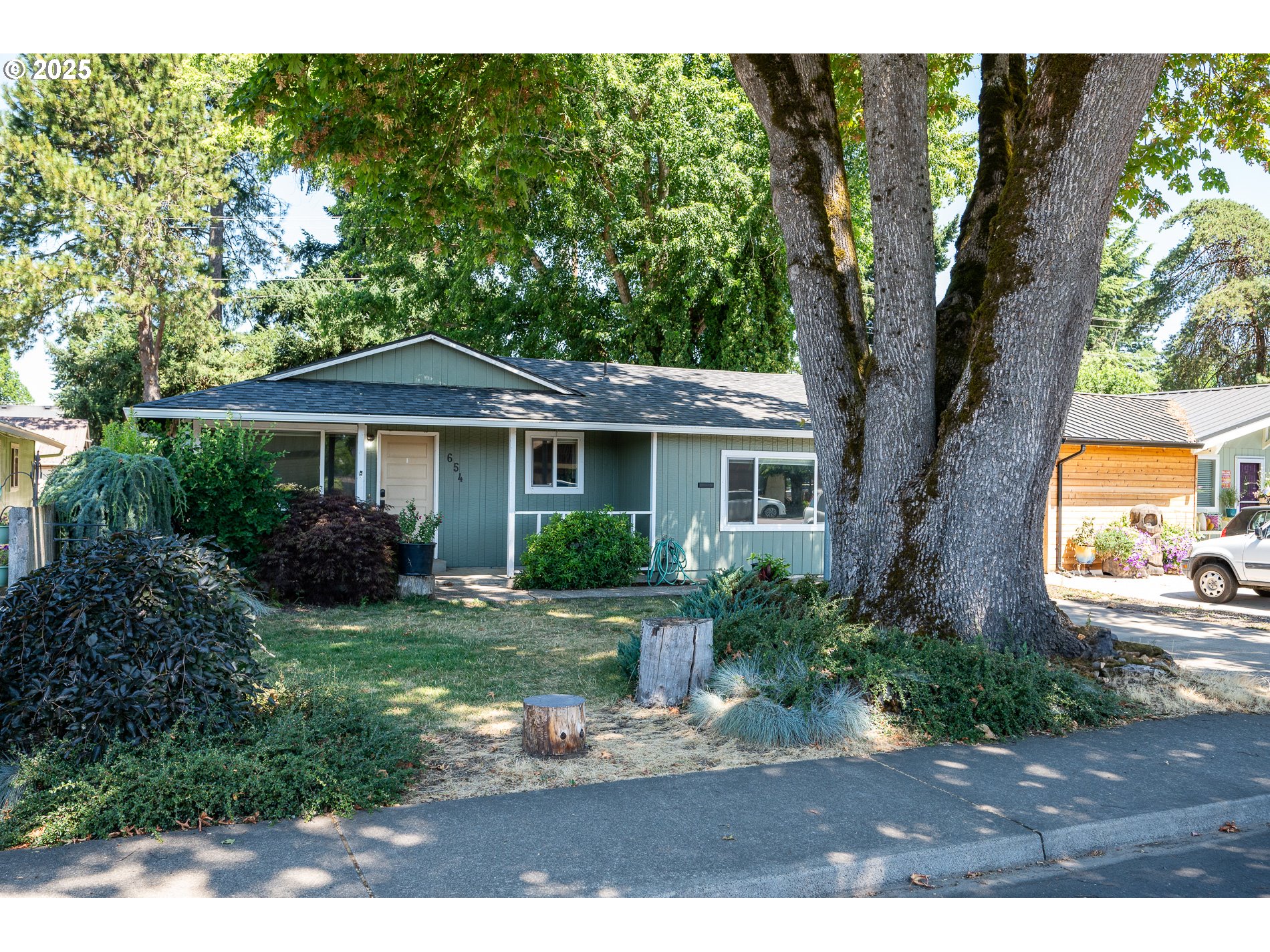 654 NW 2ND AVE