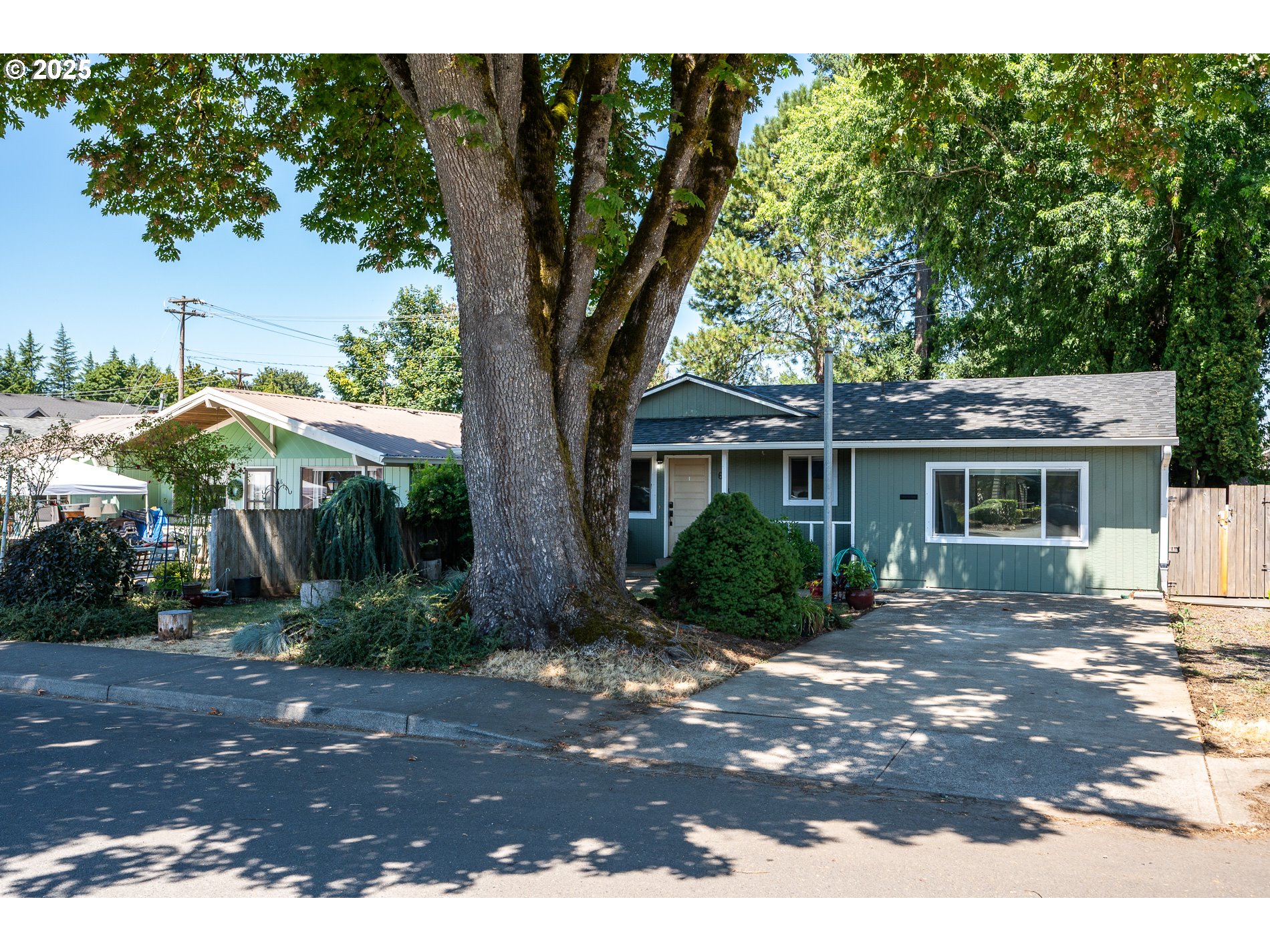 654 NW 2ND AVE