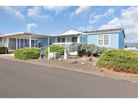 A home in Roseburg