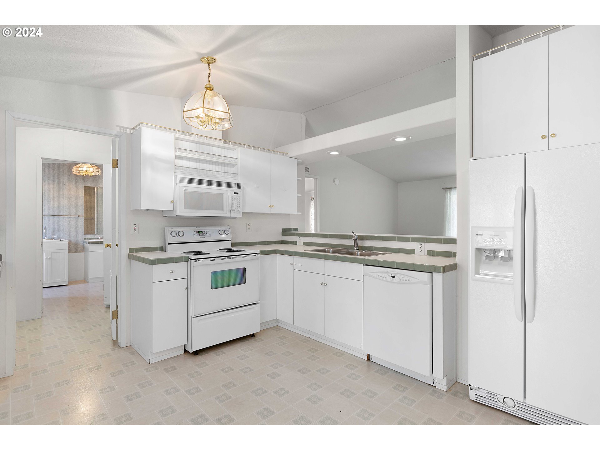 303 W RIVERRIDGE AVE
