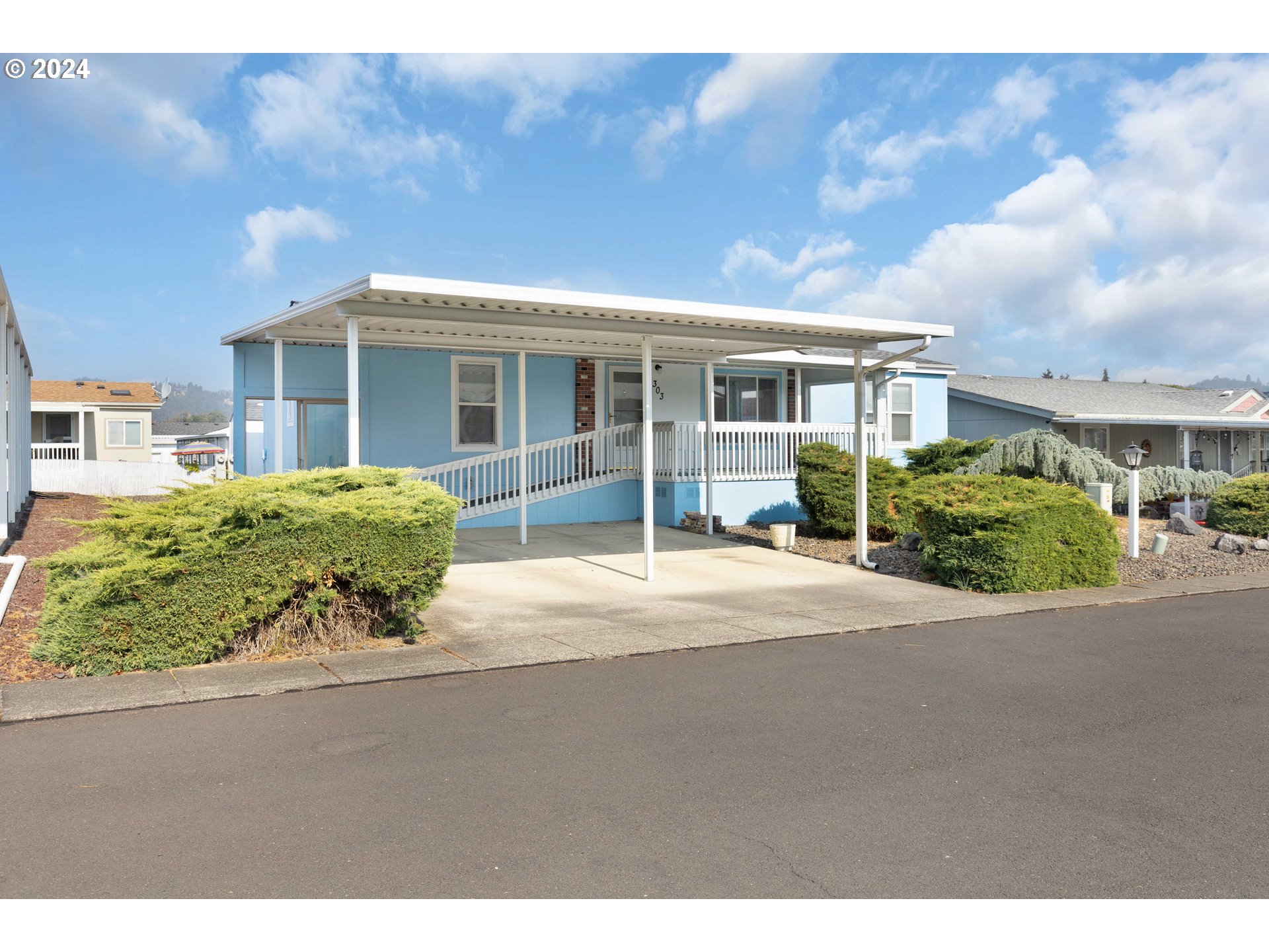 303 W RIVERRIDGE AVE