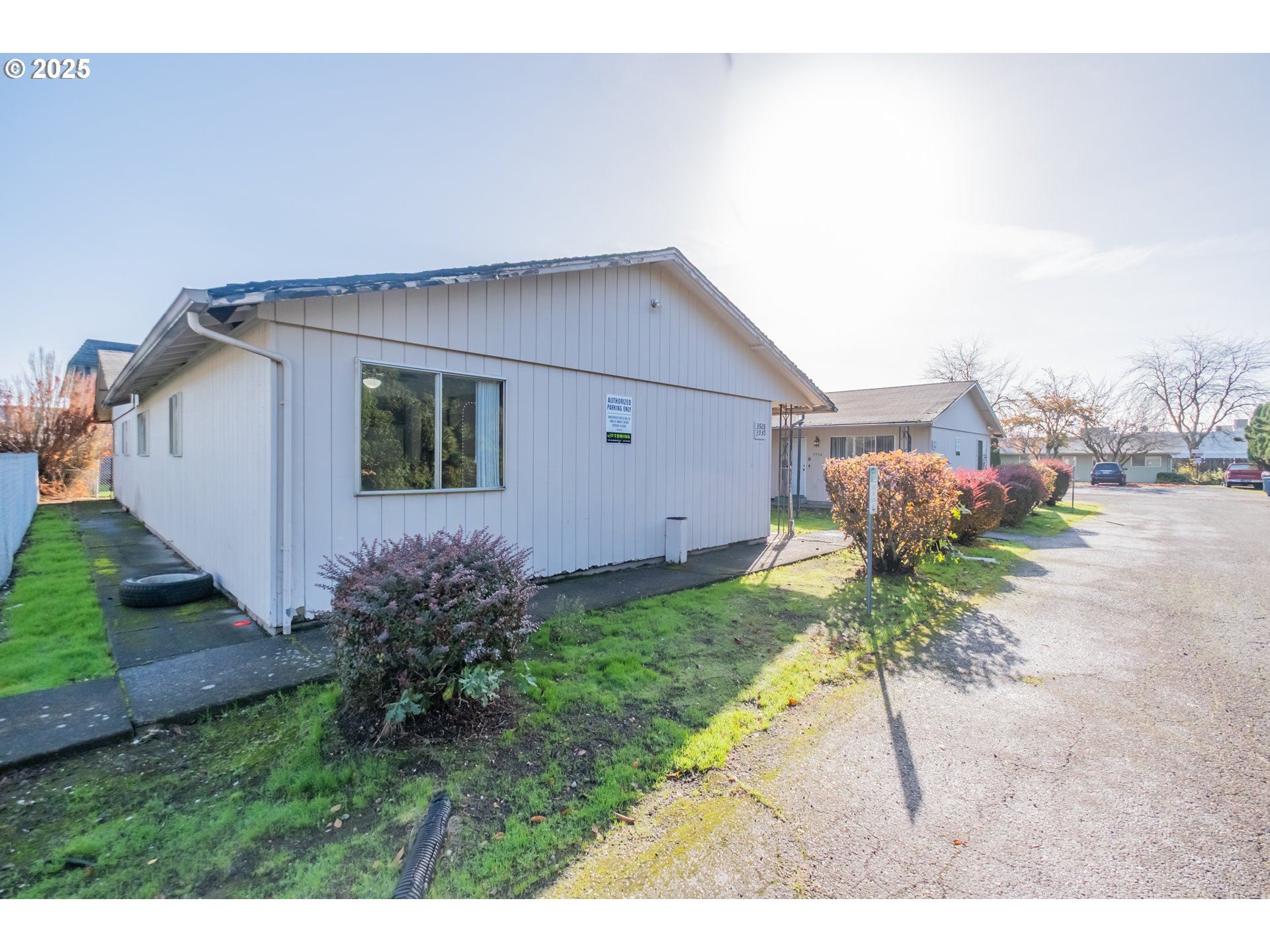 Salem, Oregon 97301, United States, 4 Bedrooms Bedrooms, ,2 BathroomsBathrooms,Residential,Active,242503