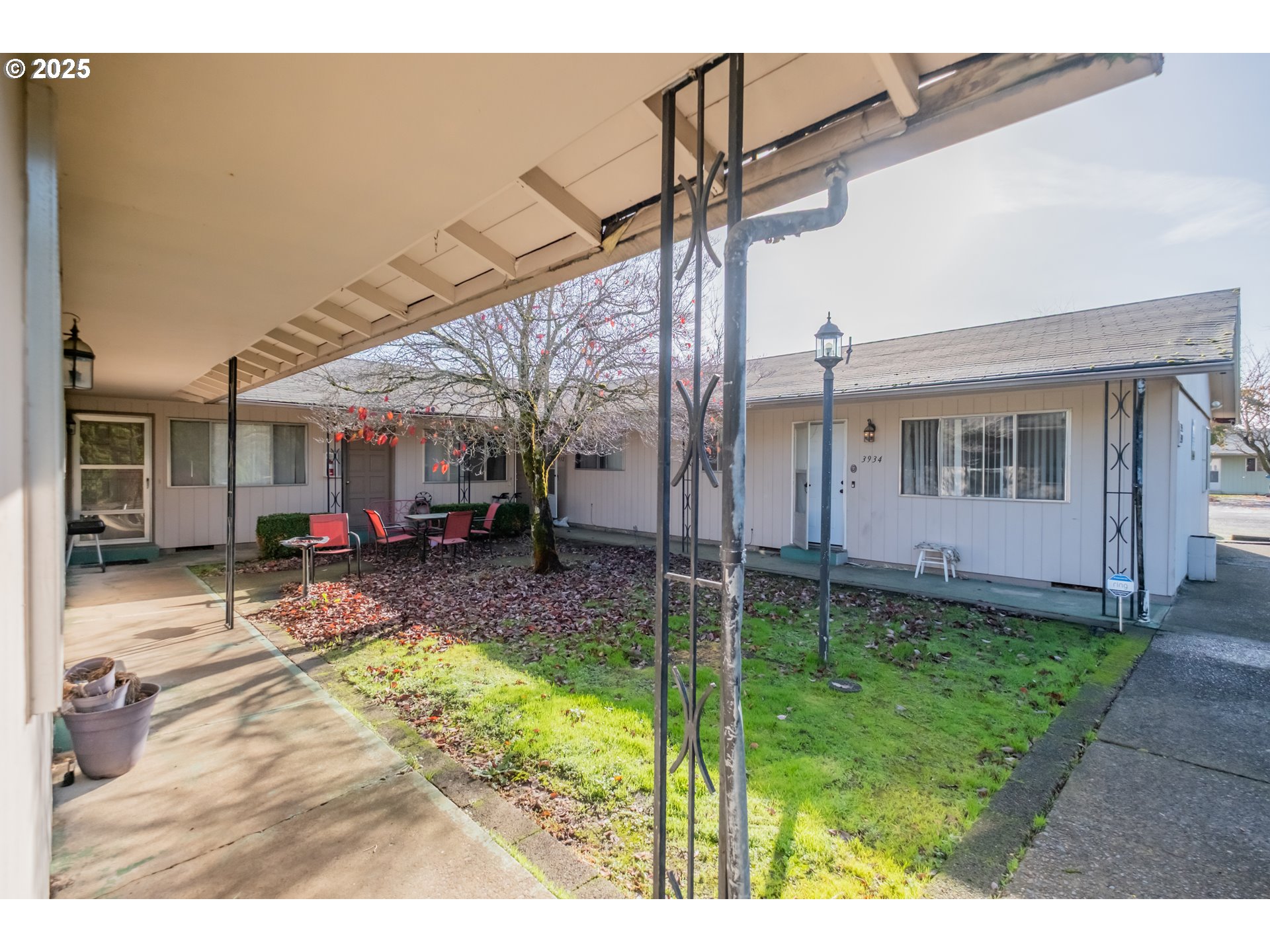 Salem, Oregon 97301, United States, 4 Bedrooms Bedrooms, ,2 BathroomsBathrooms,Residential,Active,242503