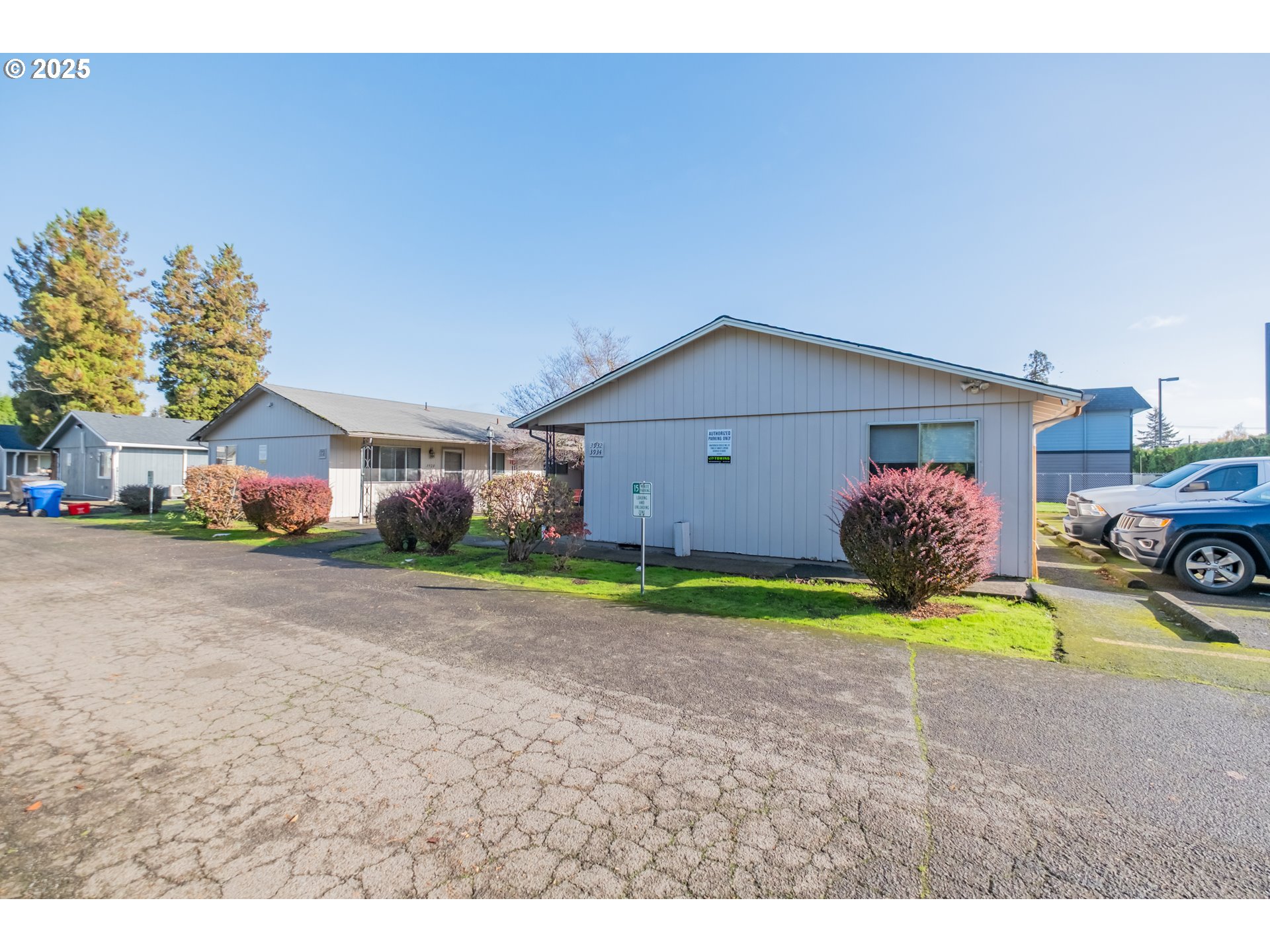 Salem, Oregon 97301, United States, 4 Bedrooms Bedrooms, ,2 BathroomsBathrooms,Residential,Active,242503