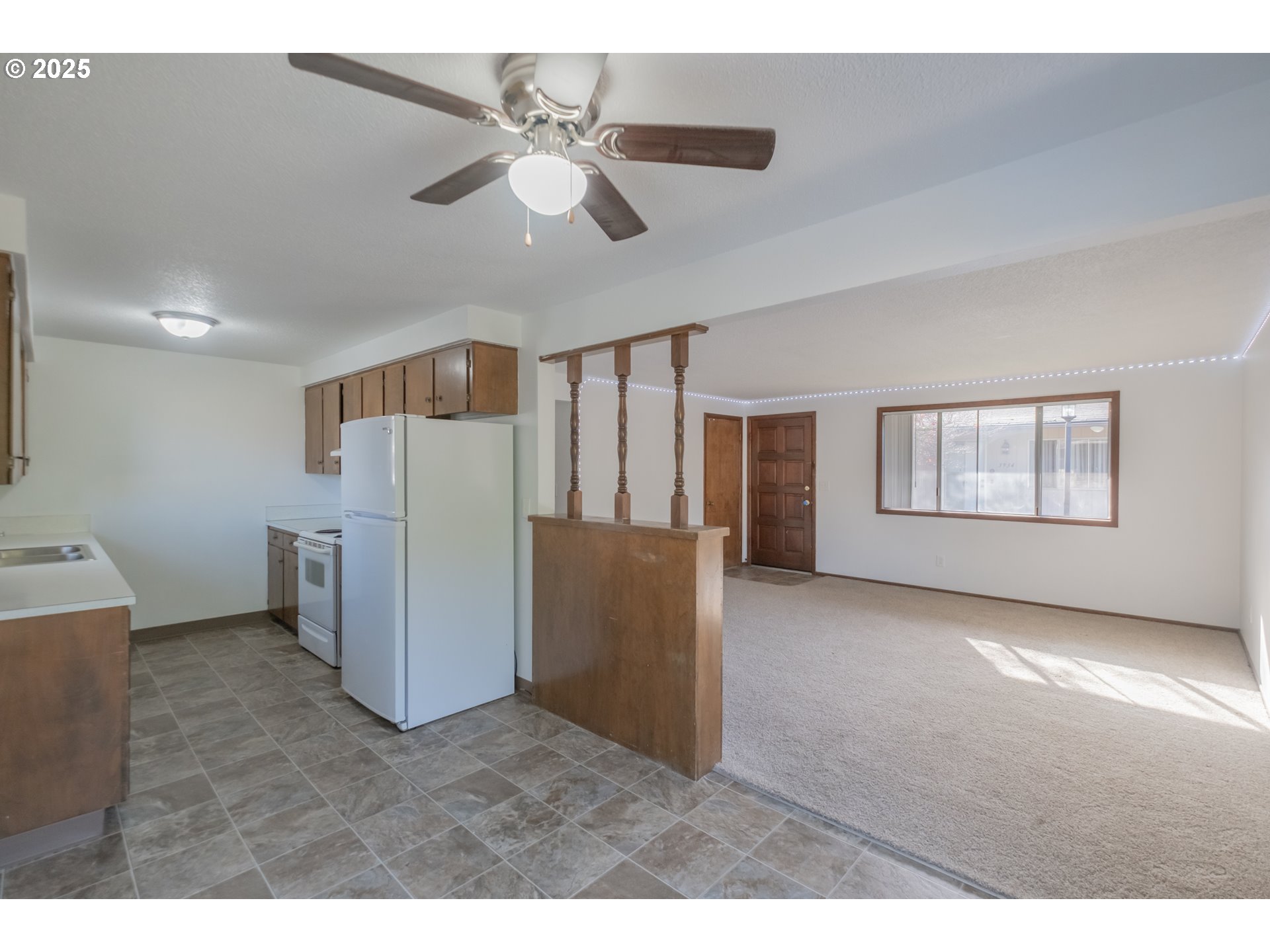 Salem, Oregon 97301, United States, 4 Bedrooms Bedrooms, ,2 BathroomsBathrooms,Residential,Active,242503