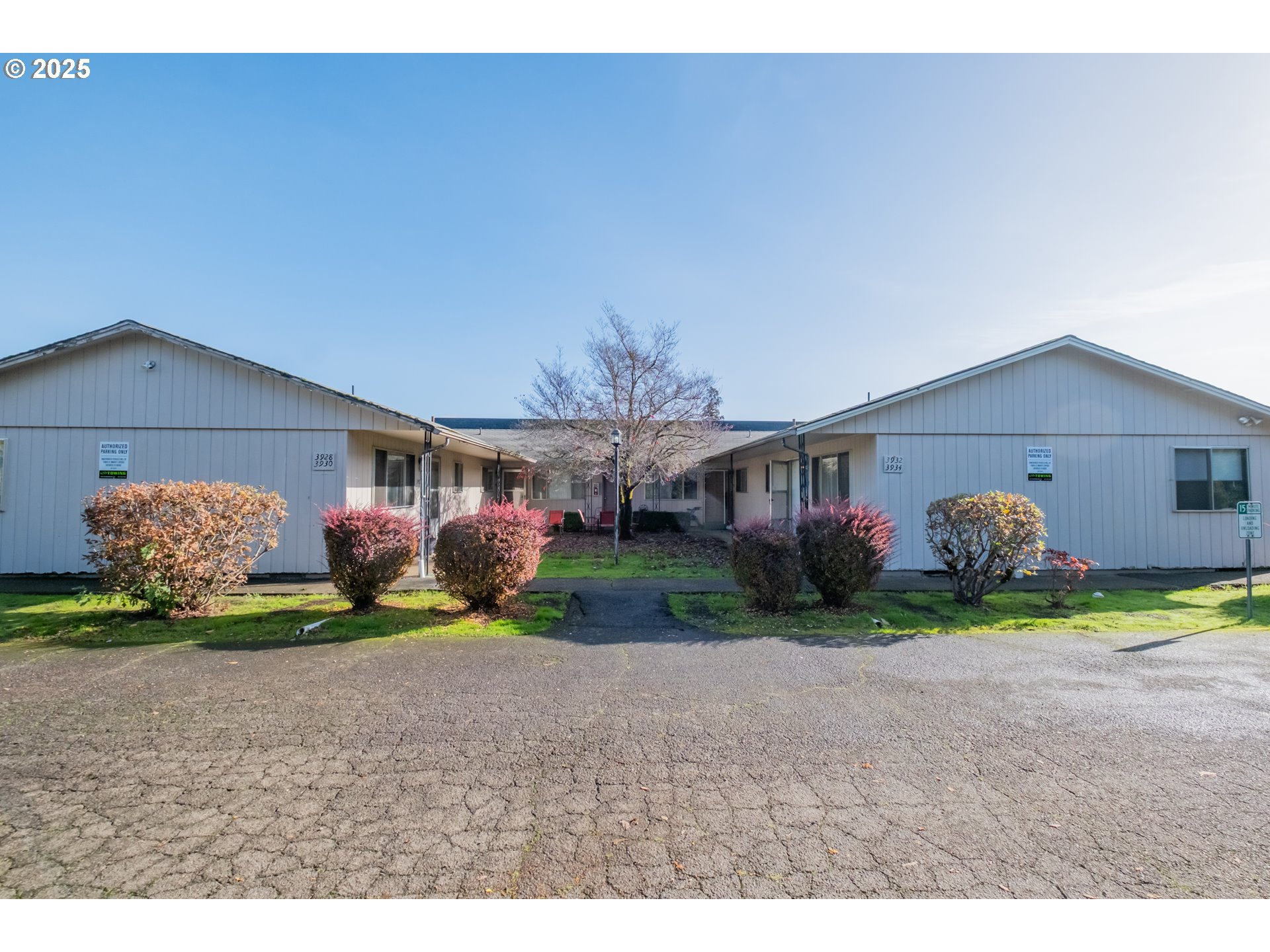 Salem, Oregon 97301, United States, 4 Bedrooms Bedrooms, ,2 BathroomsBathrooms,Residential,Active,242503