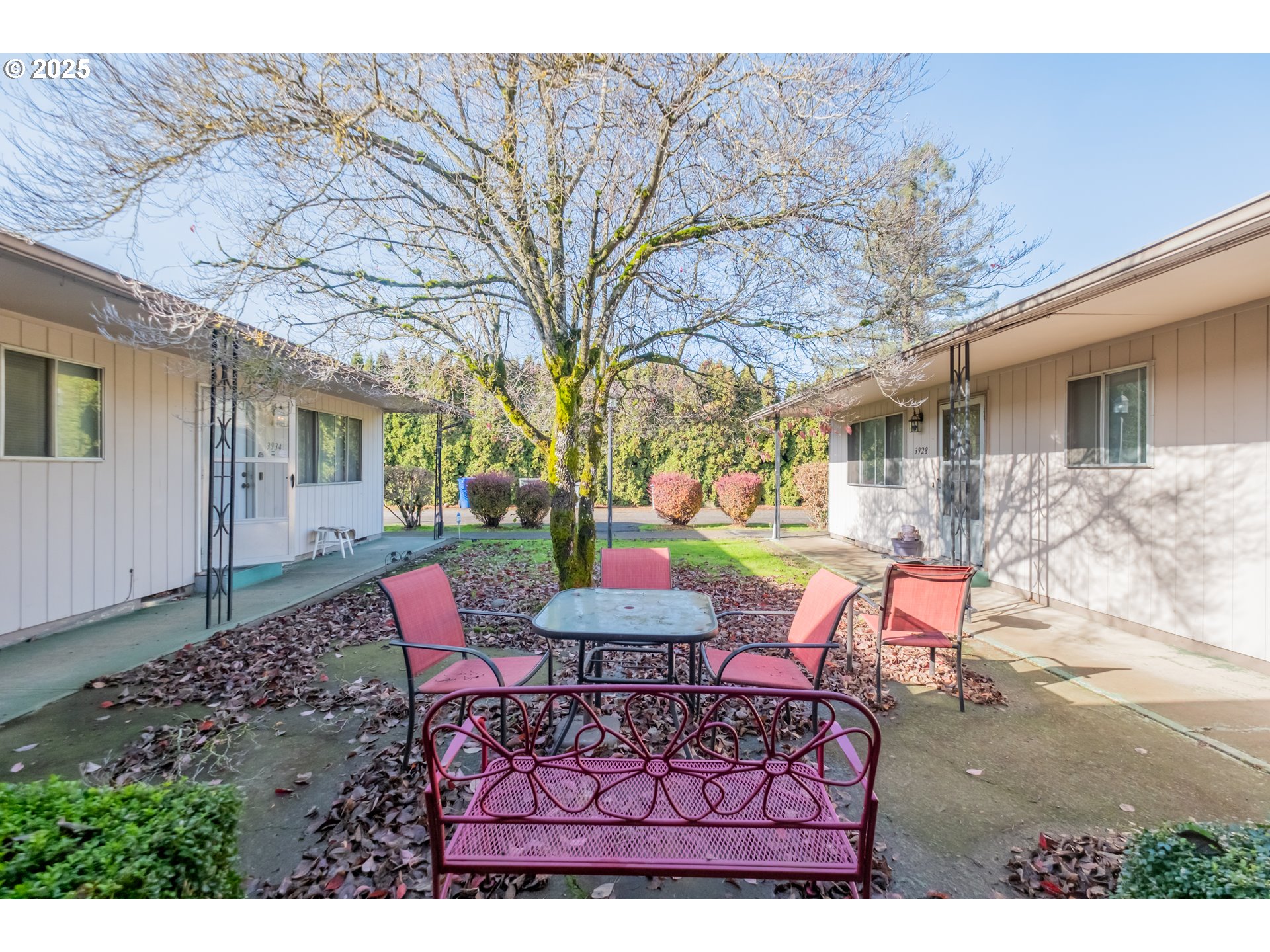 Salem, Oregon 97301, United States, 4 Bedrooms Bedrooms, ,2 BathroomsBathrooms,Residential,Active,242503