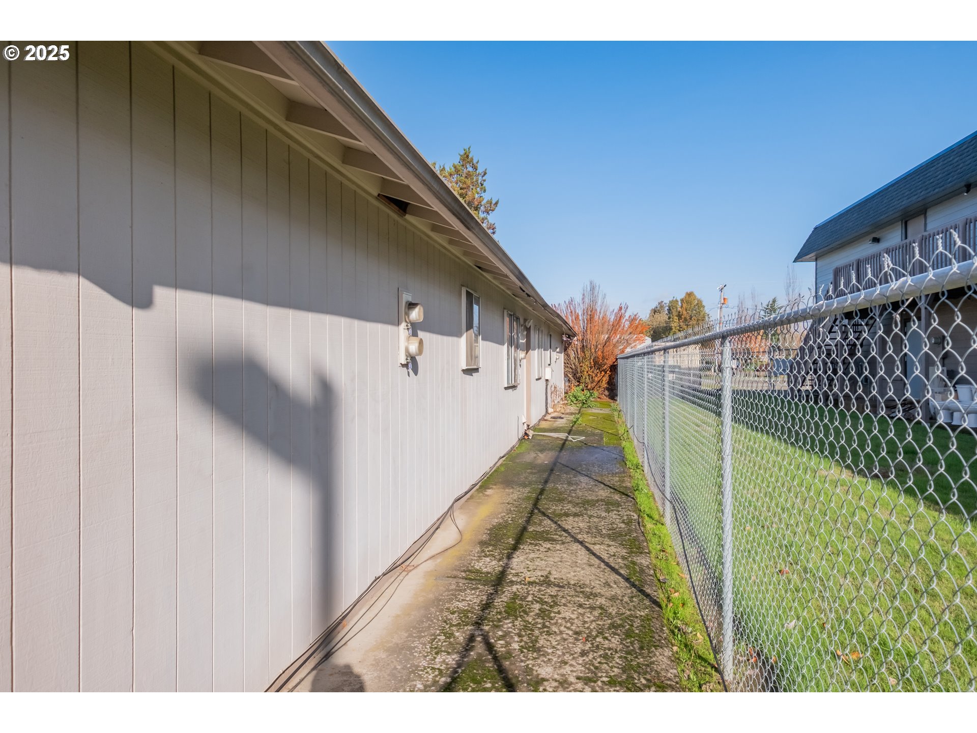 Salem, Oregon 97301, United States, 4 Bedrooms Bedrooms, ,2 BathroomsBathrooms,Residential,Active,242503