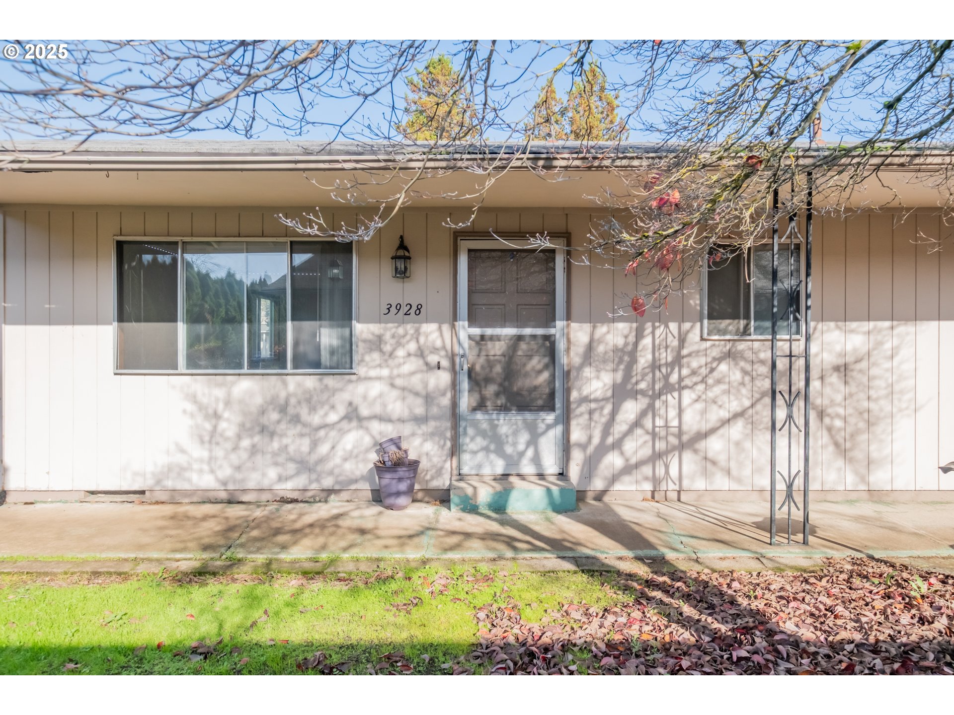 Salem, Oregon 97301, United States, 4 Bedrooms Bedrooms, ,2 BathroomsBathrooms,Residential,Active,242503