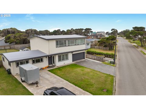 875 OCEAN DR SW Bandon OR 97411