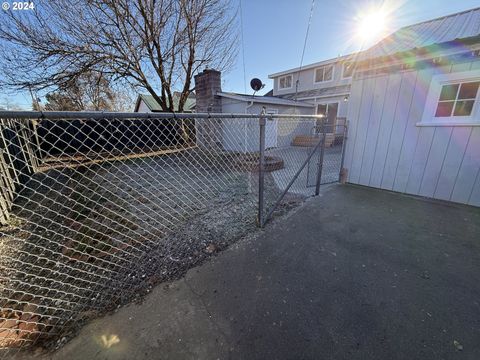 A home in Goldendale