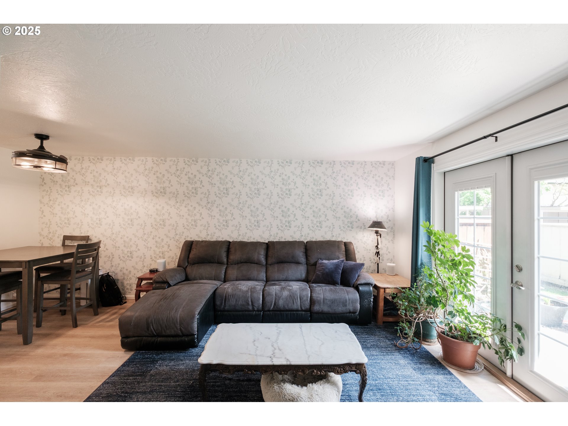 Eugene, Oregon 97402, United States, 2 Bedrooms Bedrooms, ,2 BathroomsBathrooms,Residential,Pending,125865