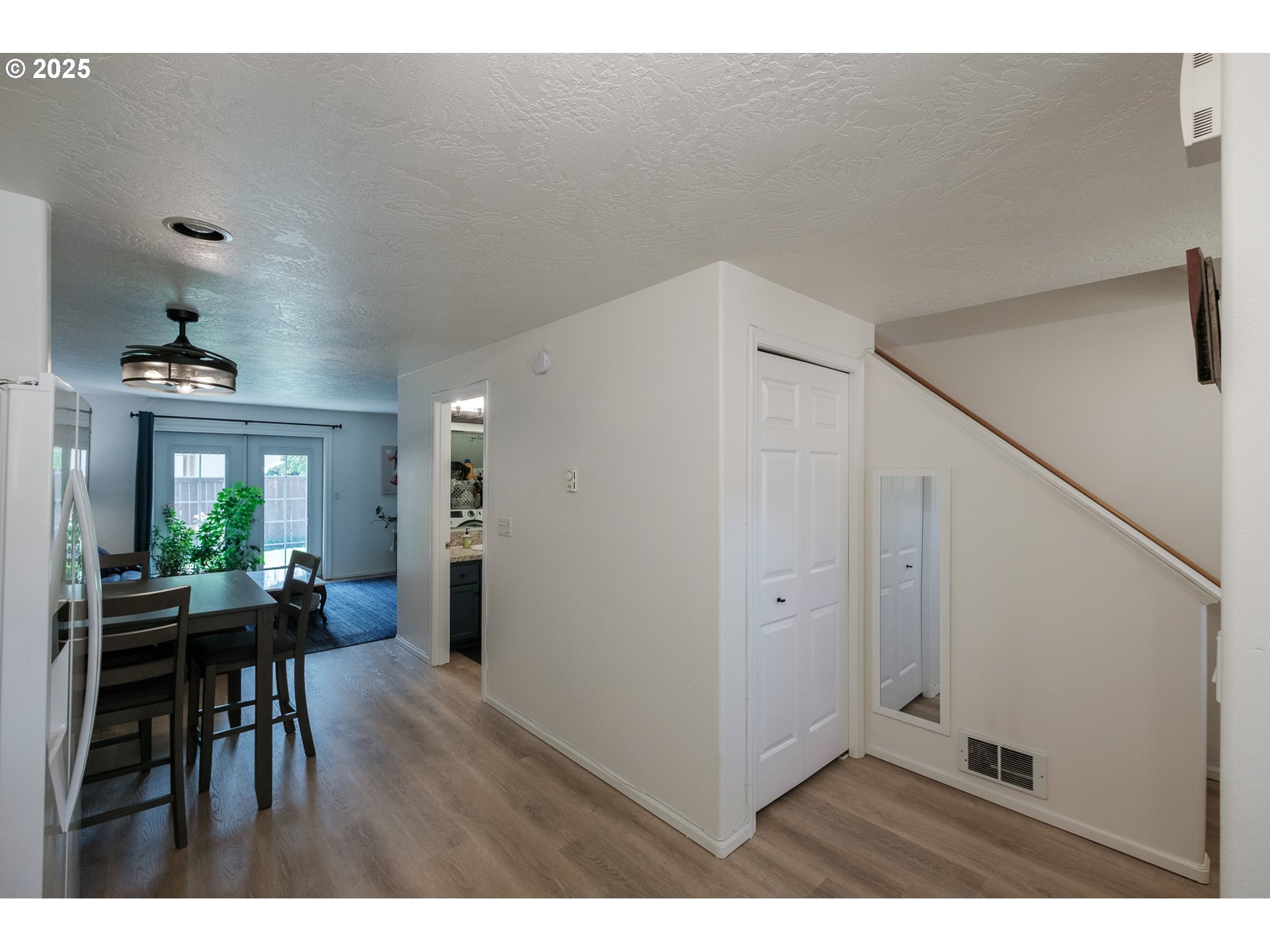 Eugene, Oregon 97402, United States, 2 Bedrooms Bedrooms, ,2 BathroomsBathrooms,Residential,Pending,125865