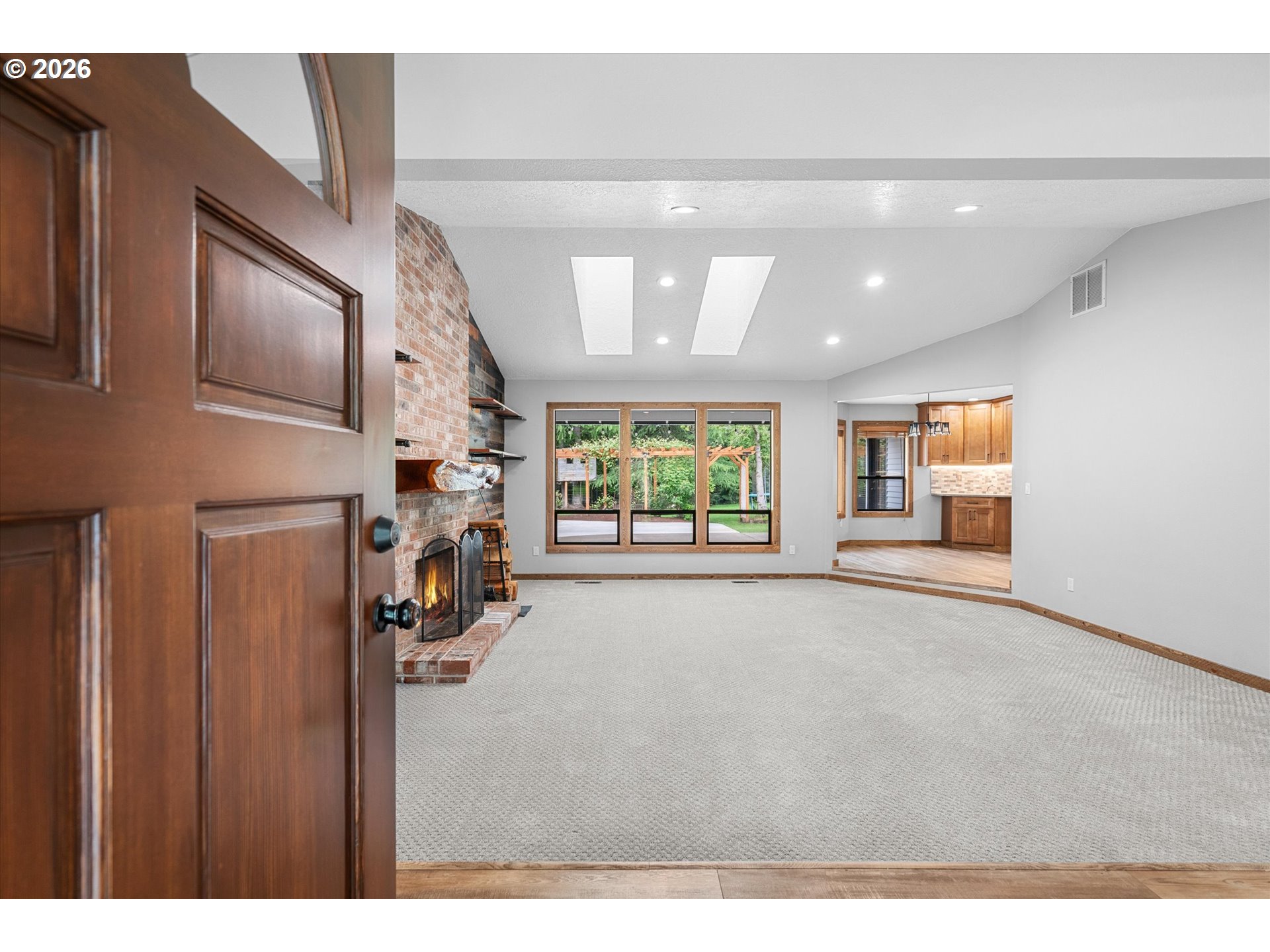 1921 SE DOUGLAS PL