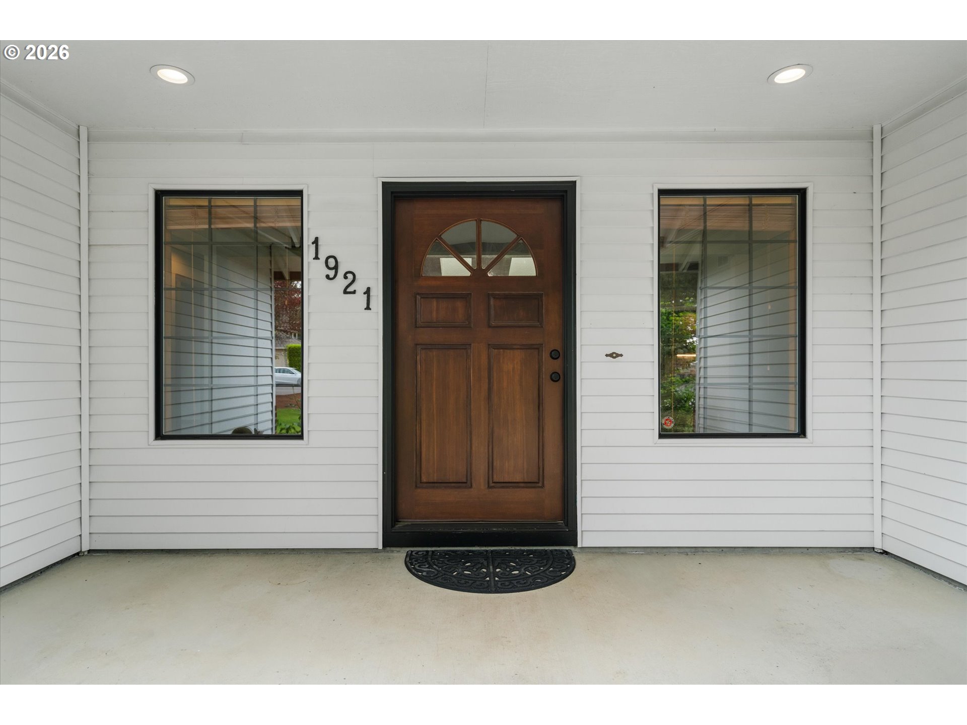 1921 SE DOUGLAS PL