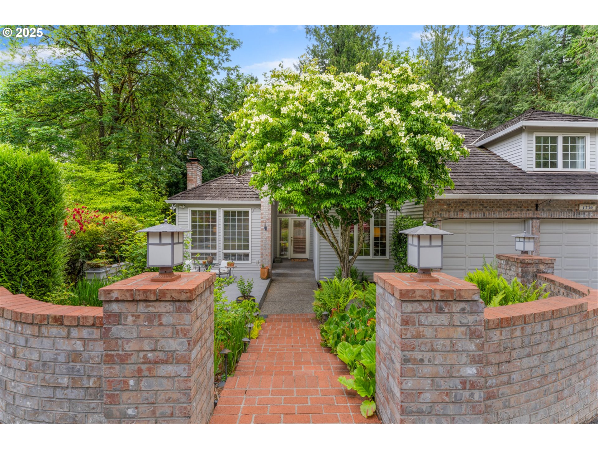 1739 PALISADES TERRACE DR