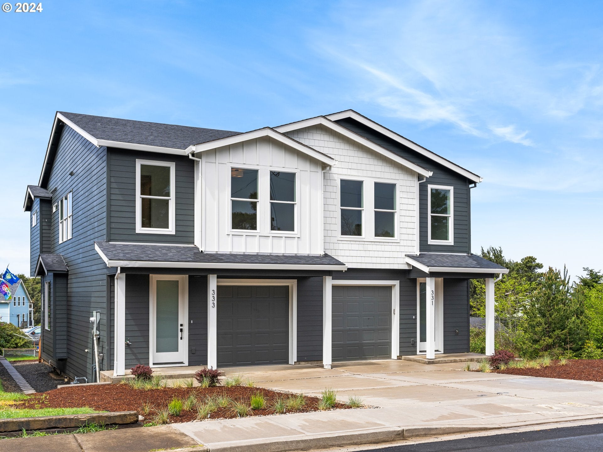 Photo 1 of 35 — 331 SE JETTY AVE, Lincoln City, OR 97367