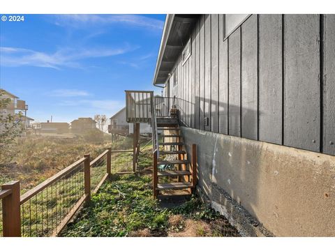 A home in Lincoln City