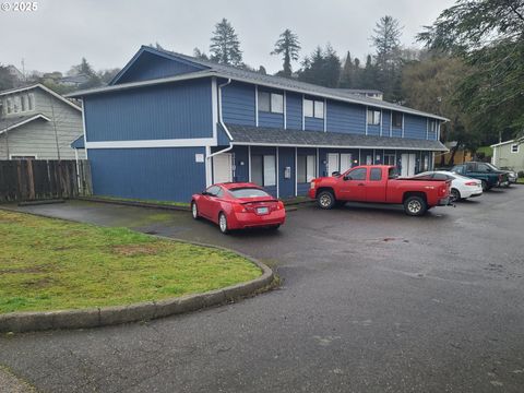 2109 HARRISON ST North Bend OR 97459