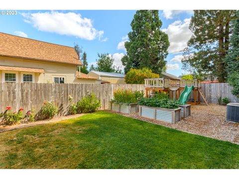 A home in Newberg