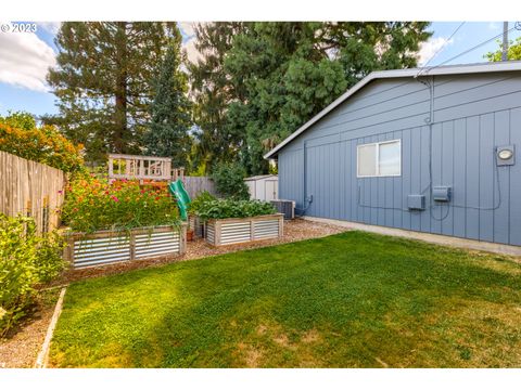 A home in Newberg