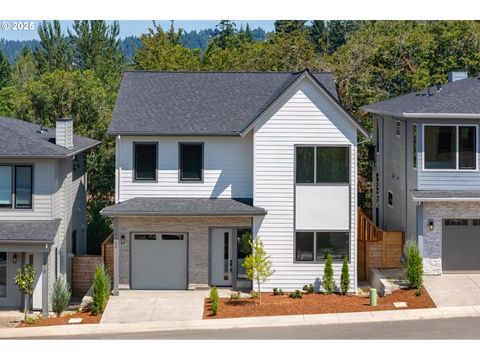 7737 SW 42nd AVE 17 Portland OR 97219
