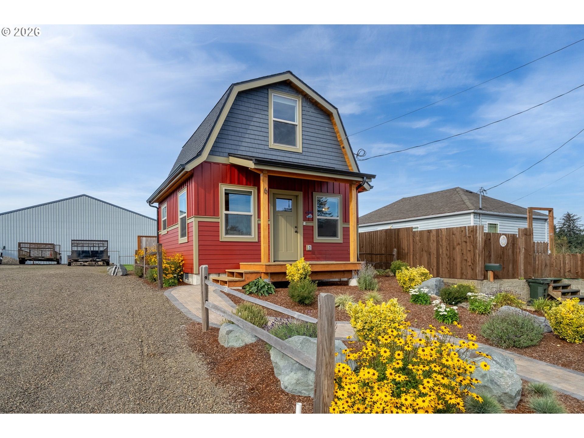 6 DOUGLAS AVE