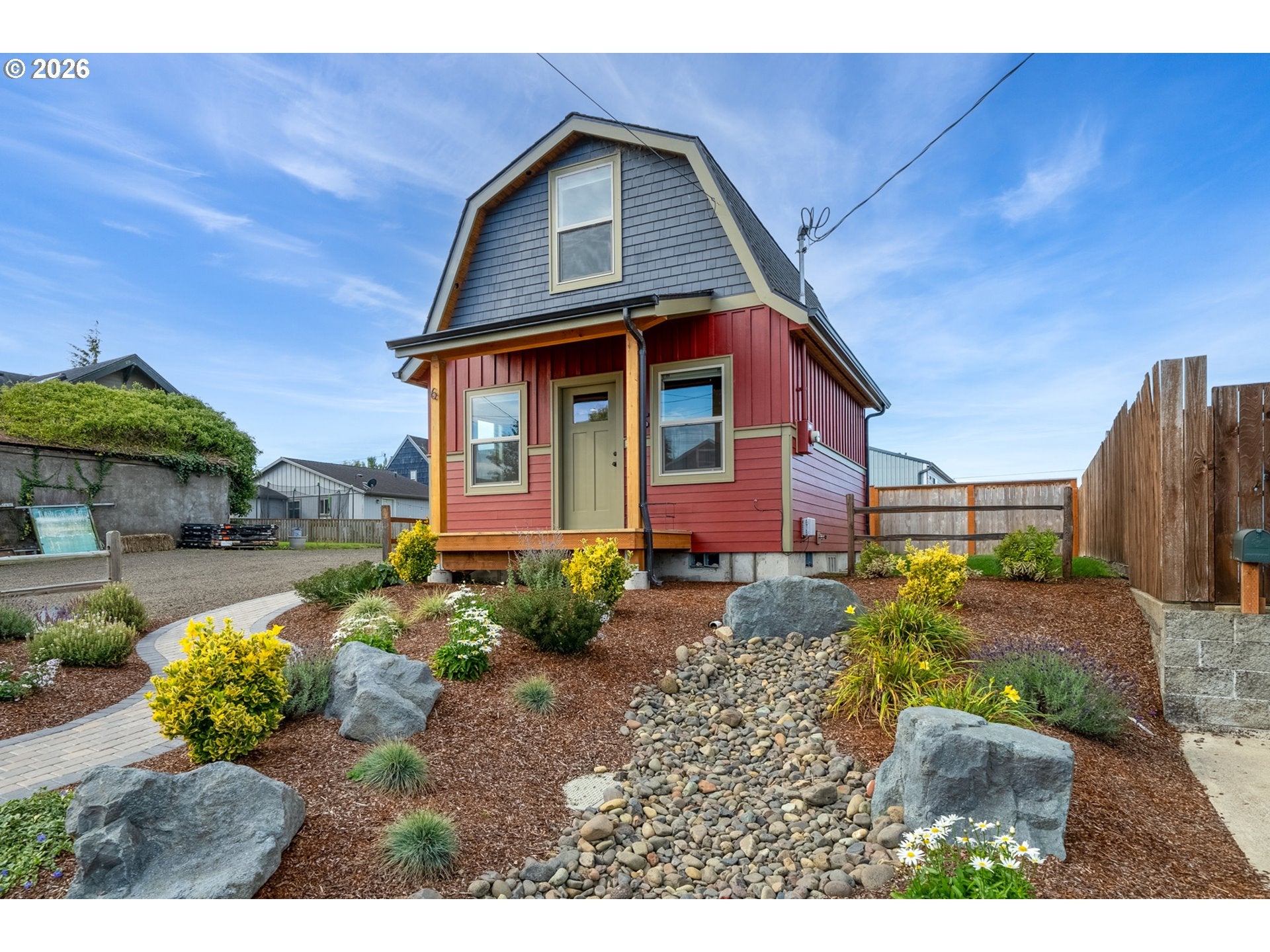 6 DOUGLAS AVE