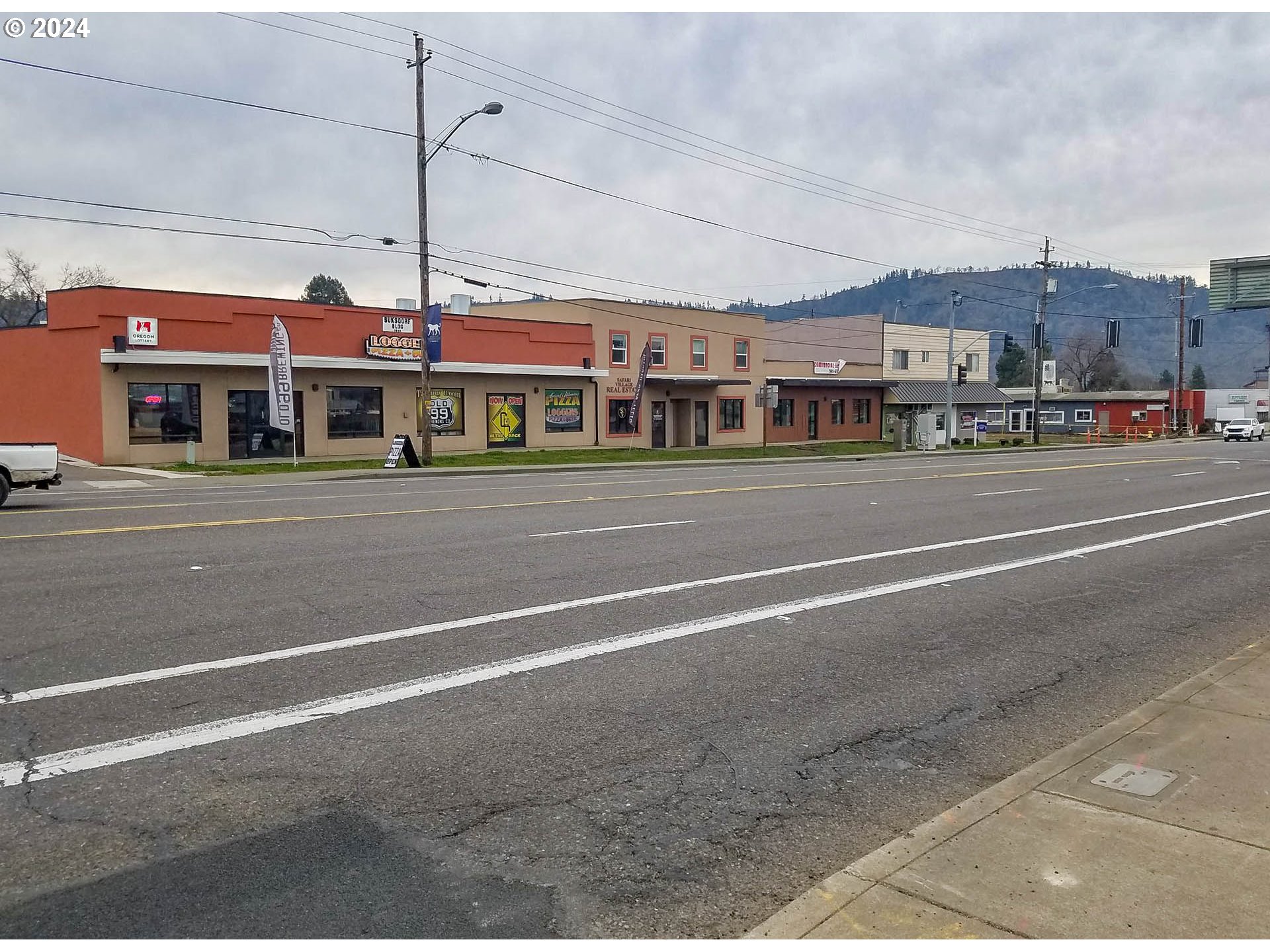 1 NE MAIN ST