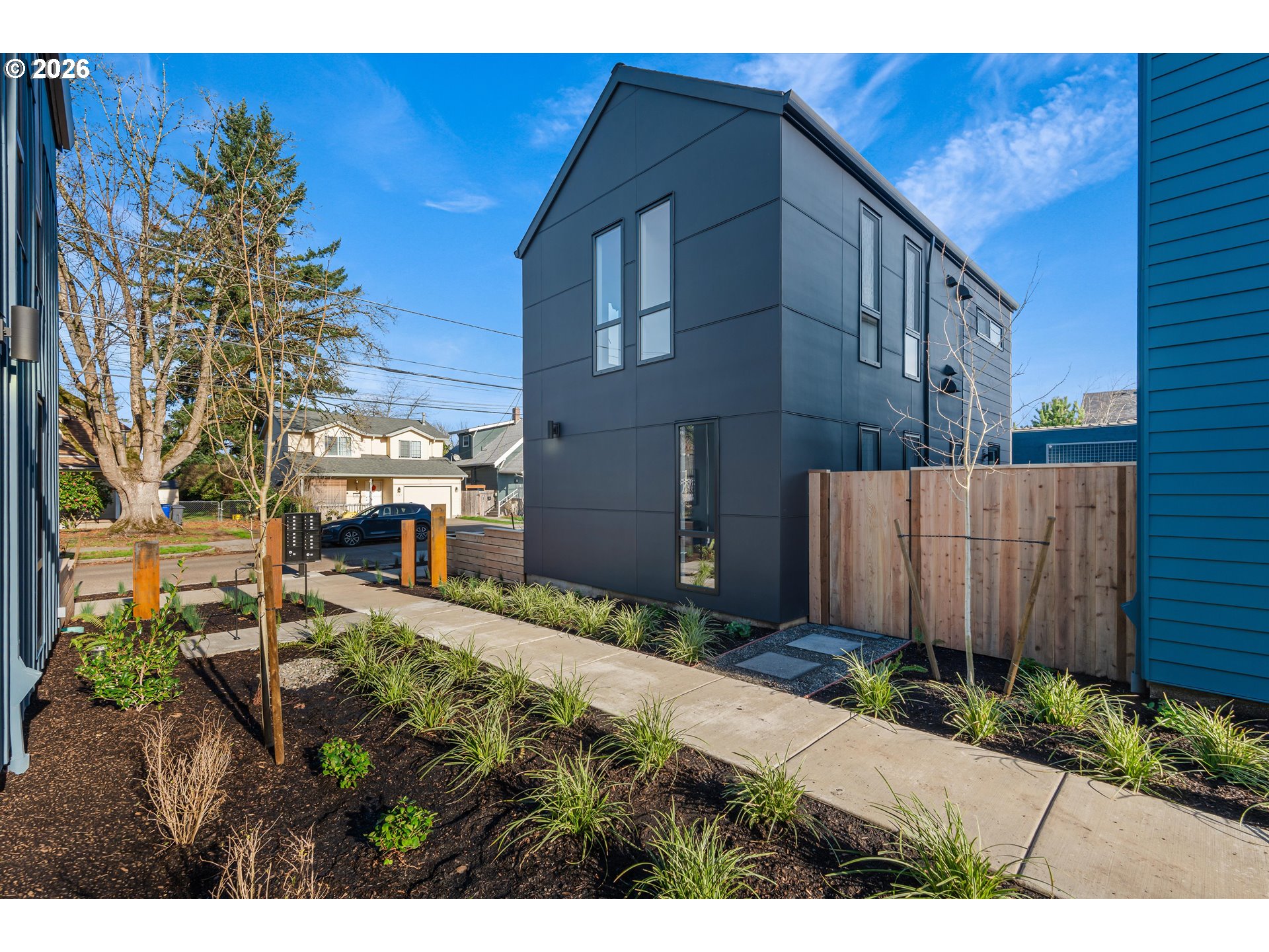 5498 SE Boise ST
