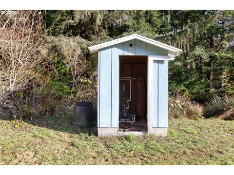 A home in Coos Bay