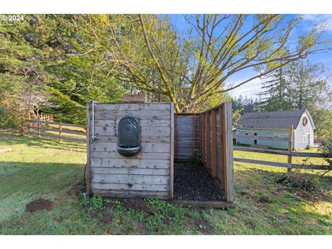 A home in Coos Bay