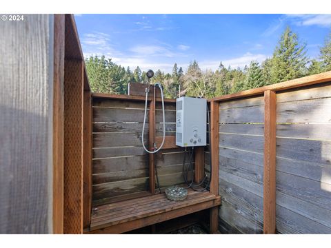 A home in Coos Bay