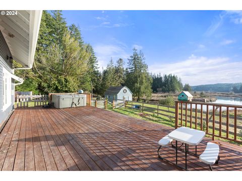 A home in Coos Bay