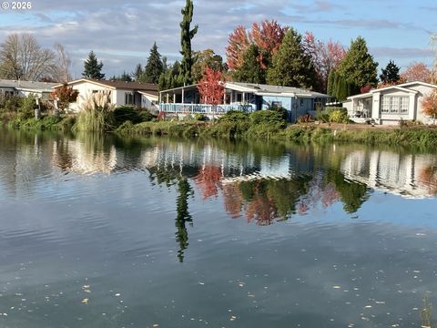 1800 LAKEWOOD CT 140 Eugene OR 97402